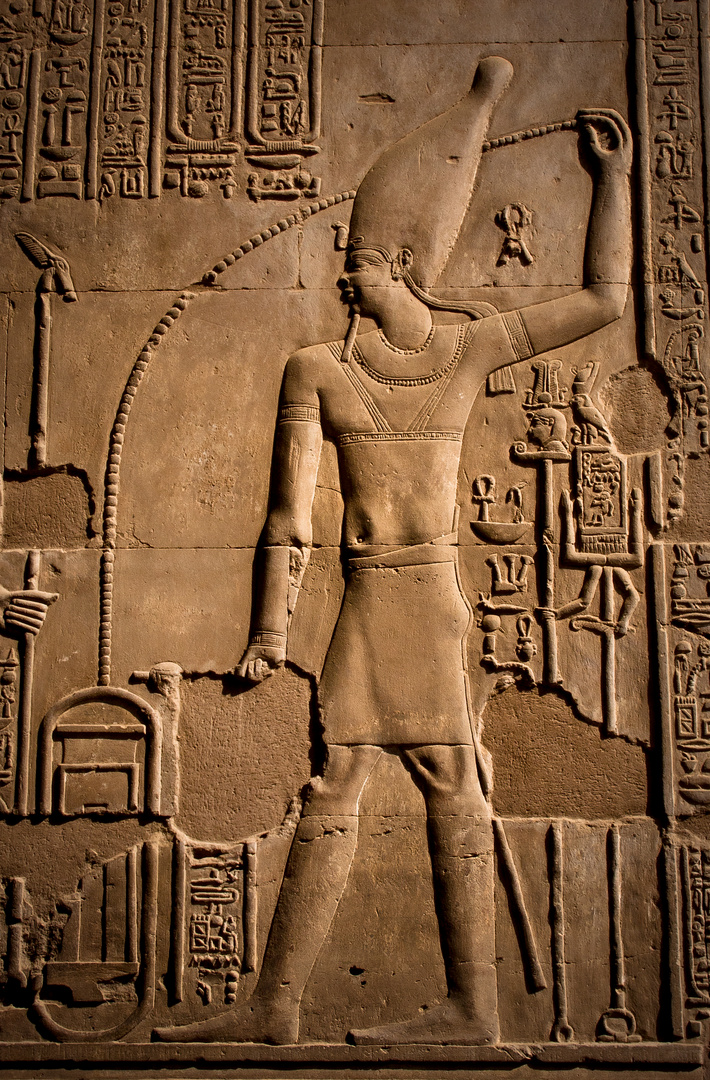 reliefdetail tempel kom ombo (ägypten)