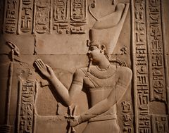 reliefdetail tempel kom ombo (ägypten)