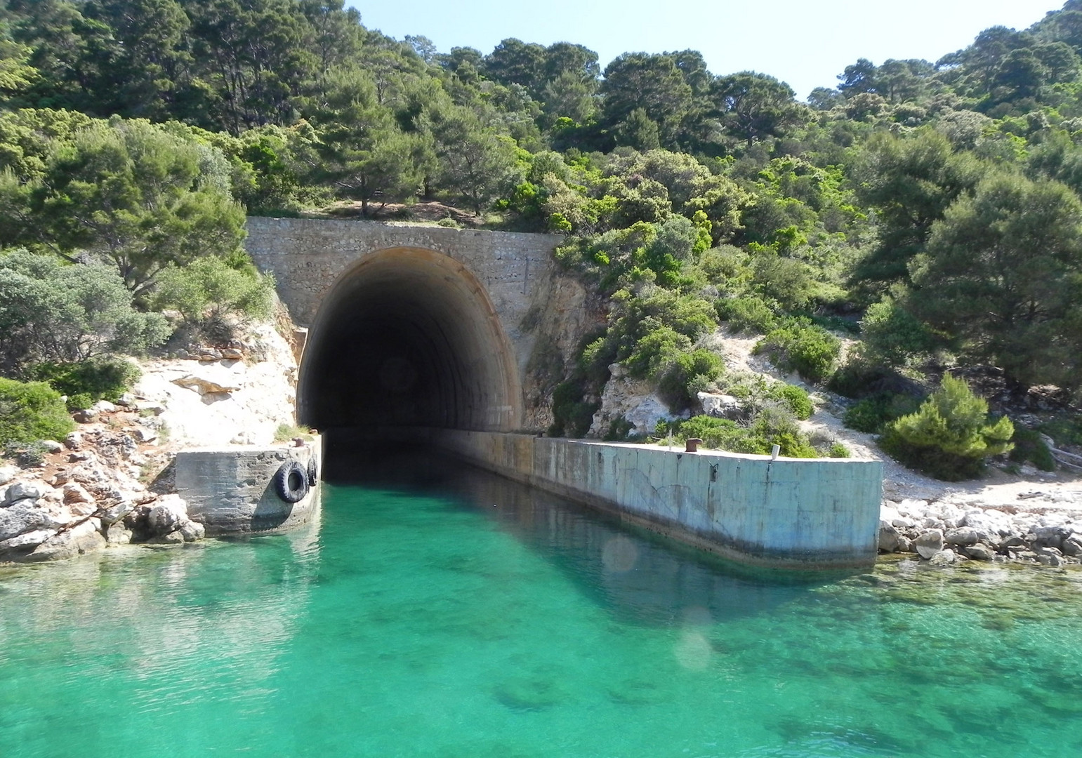 Relikt aus dem Ost-West-Konflikt: U-Boot-Bunker