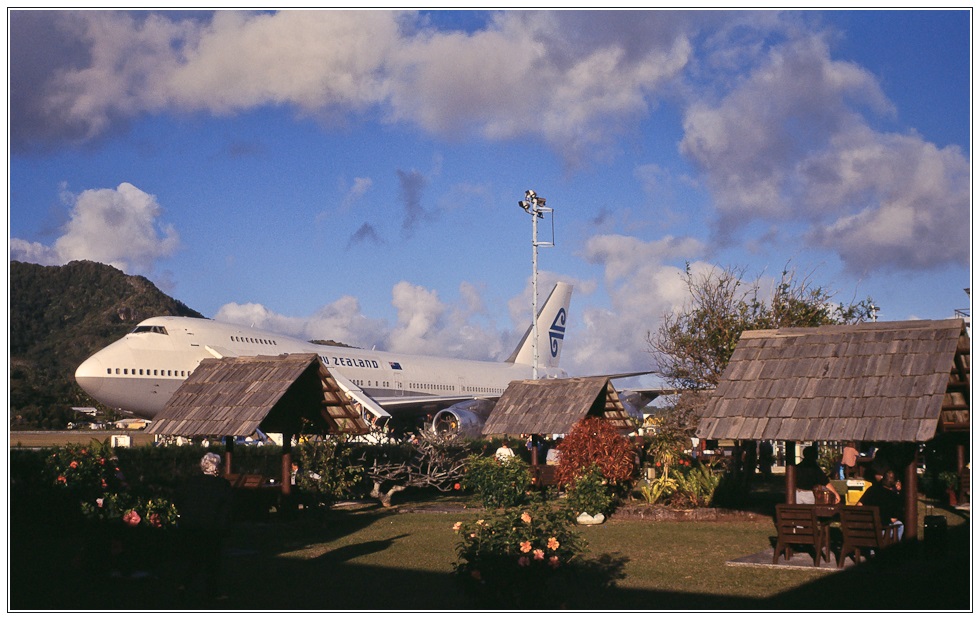 [Reload-4] Wartehalle - Flughafen Rarotonga (Cook Inseln)