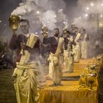 Reload: Ganga Aarti auf der Kumbh Mela 2013