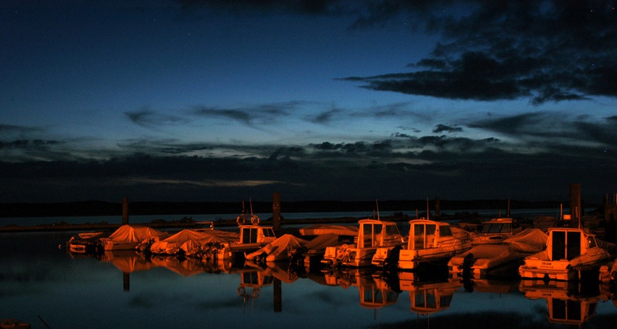 Reload Hafen bei Nacht