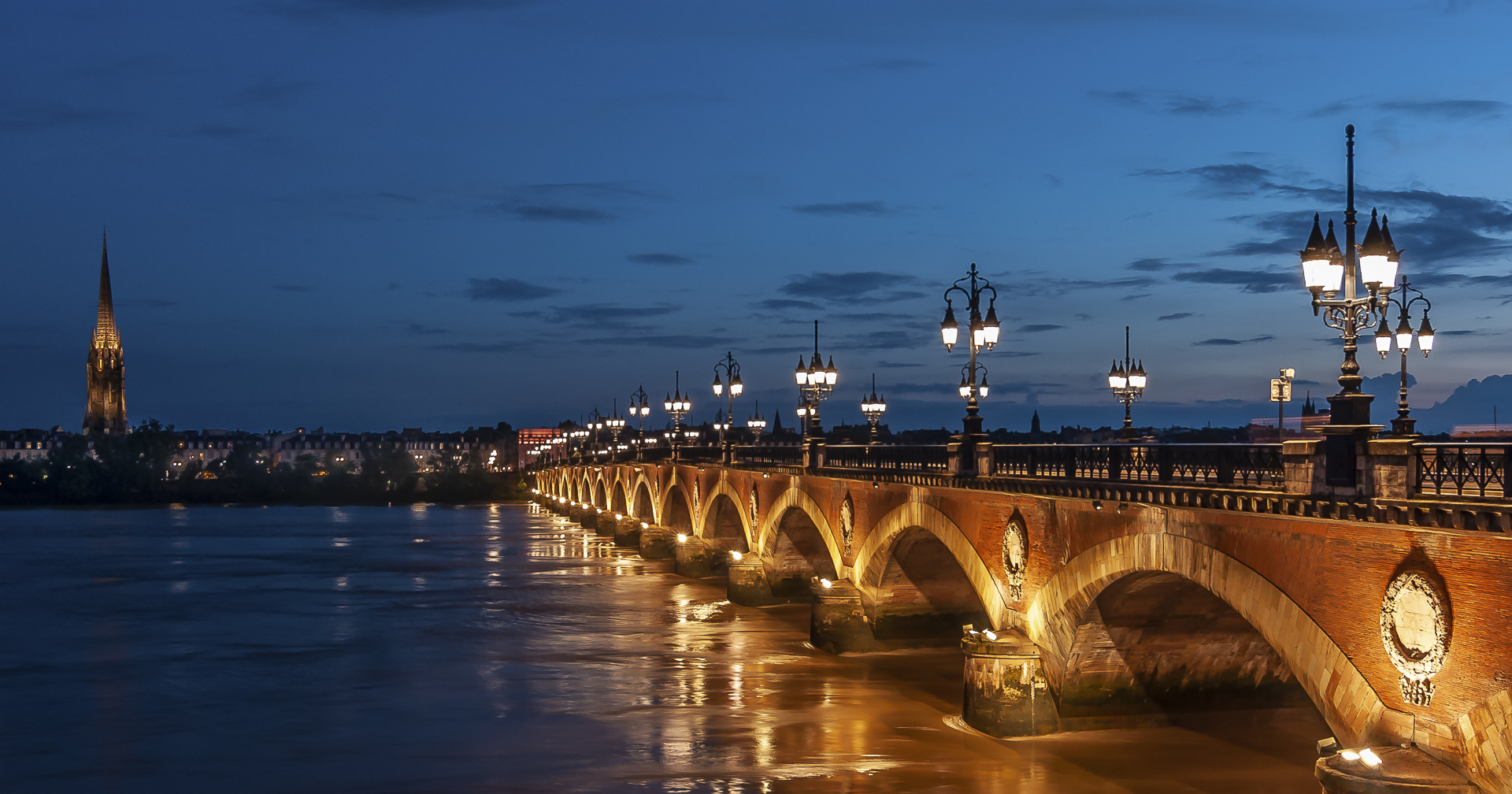 Reload "Pont de Pierre" ...