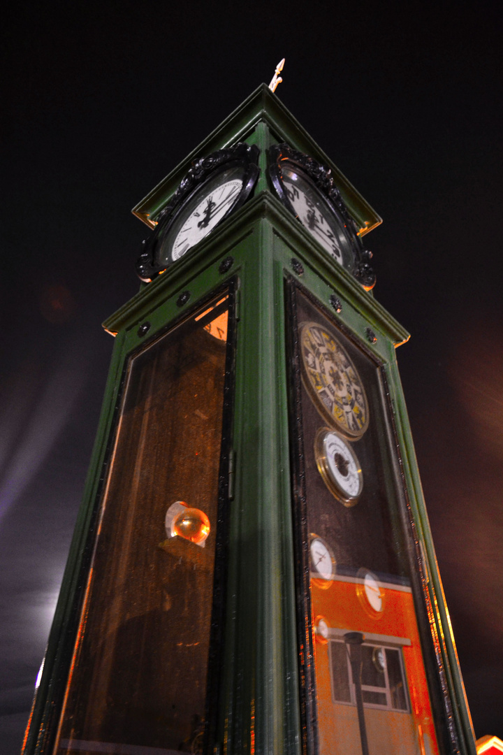 Reloj verde - Punta Arenas - Chile