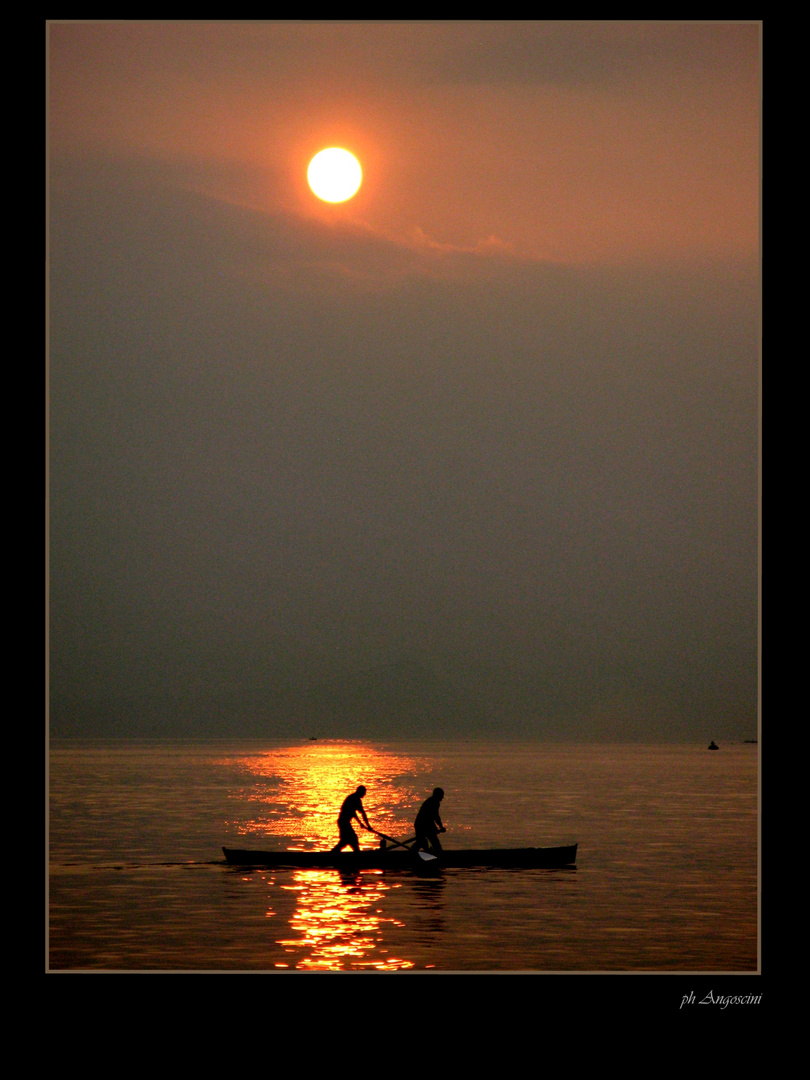 remare al tramonto