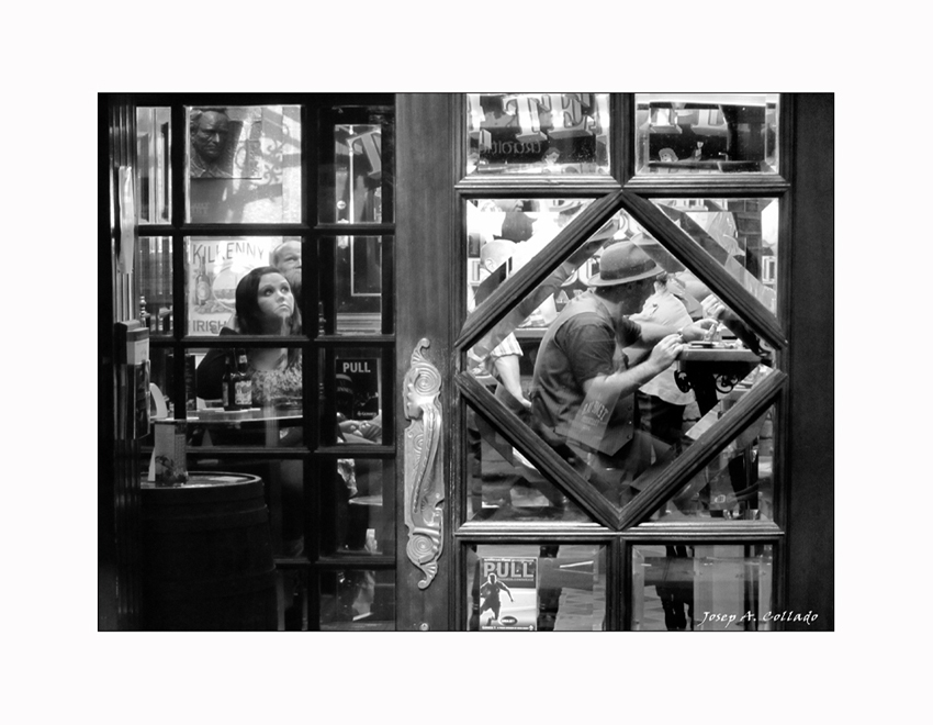 Remembering Dublin. At the Temple Bar