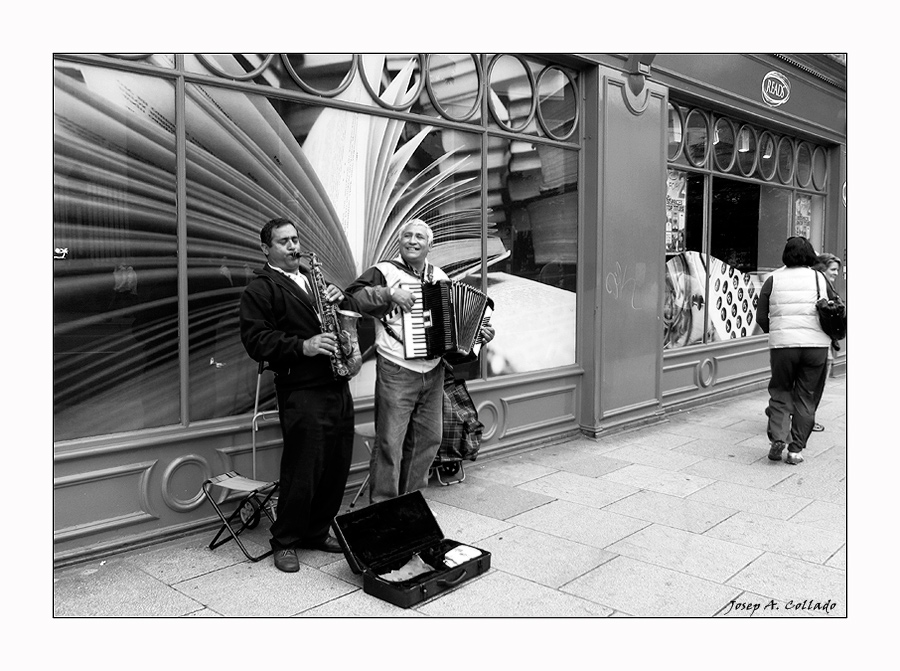 Remembering Dublin. Street musicians