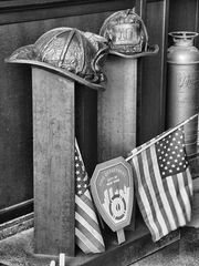 Remembering New York's Bravest / FDNY Engine 10 / FDNY Ladder 10 / 2007