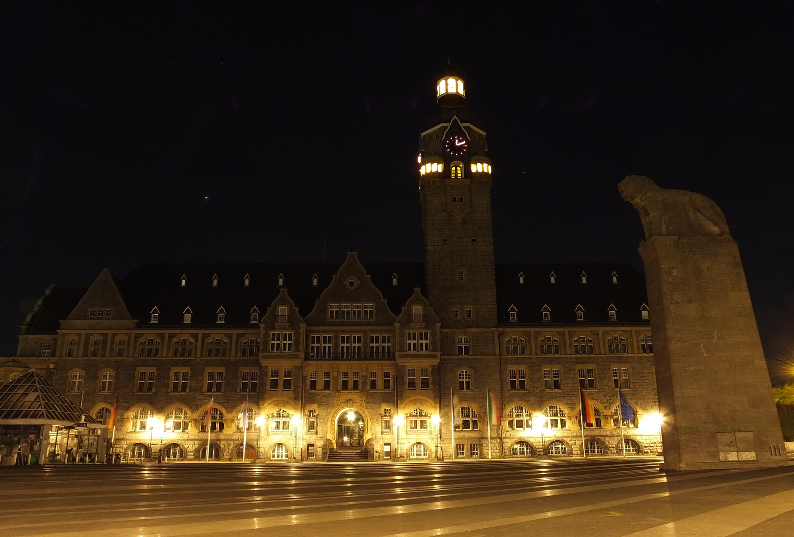 Remscheid Rathaus bei Nacht