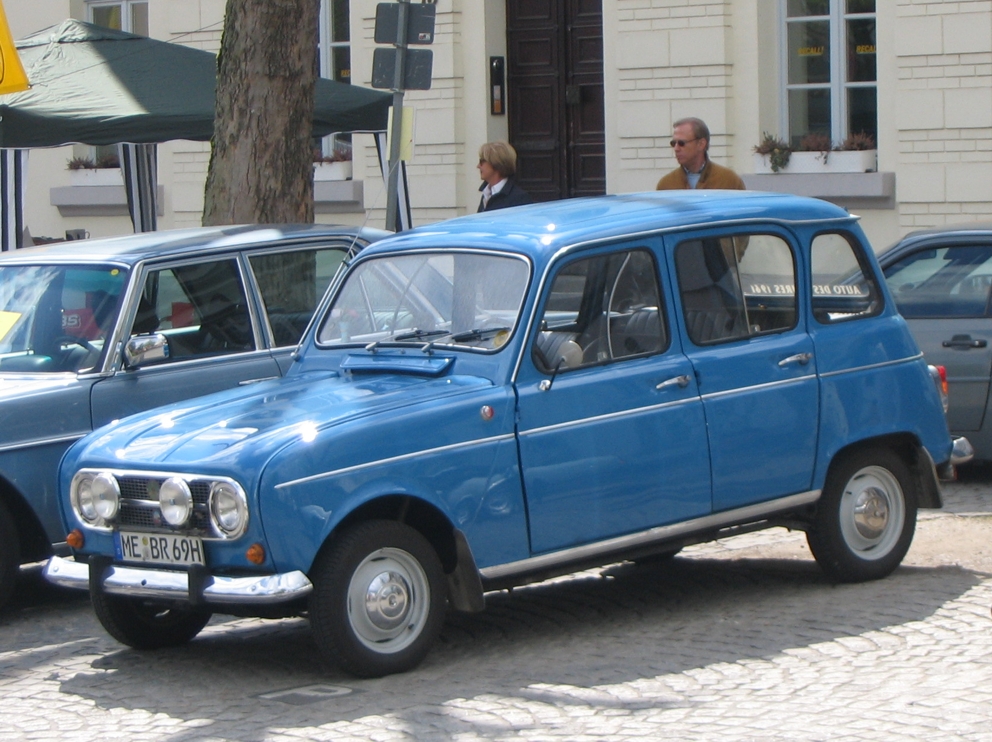 RENAULT 4