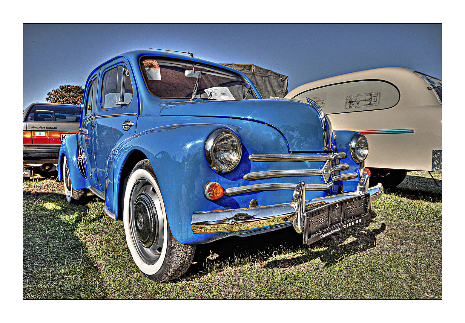 Renault 4CV Cremeschnittchen