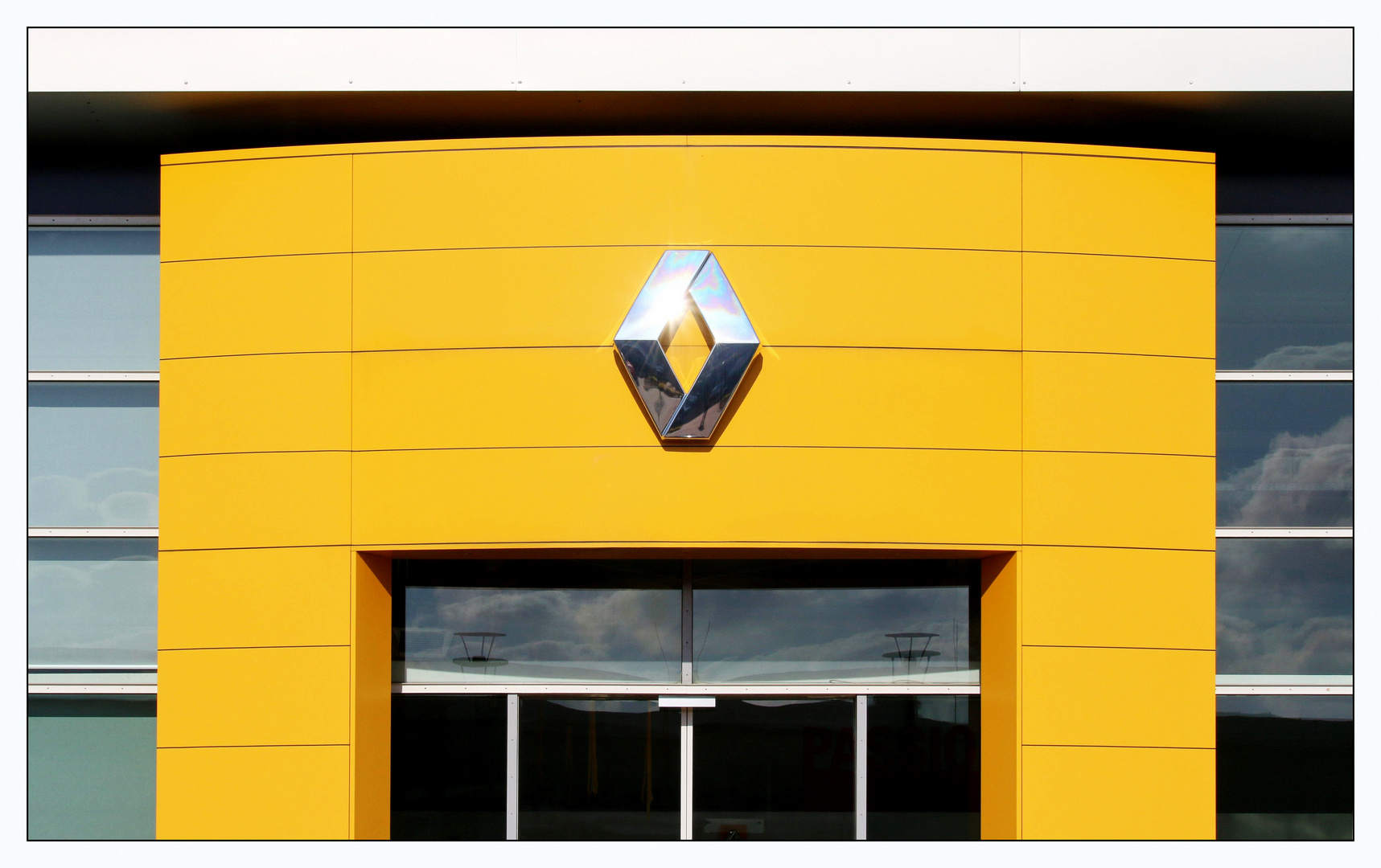 Renault . . . Créateur d'automobiles