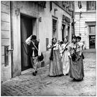 Rencontre dans une ruelle de Rome 