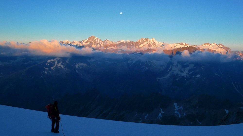 Rendez-vous von Mond und Sonne