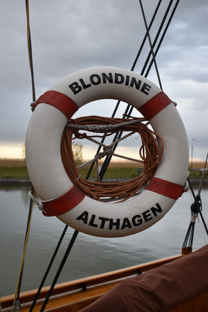 Rendezvous mit der Hafenblondine