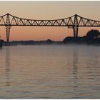 Rendsburger Eisenbahnhochbrücke im Morgengrauen