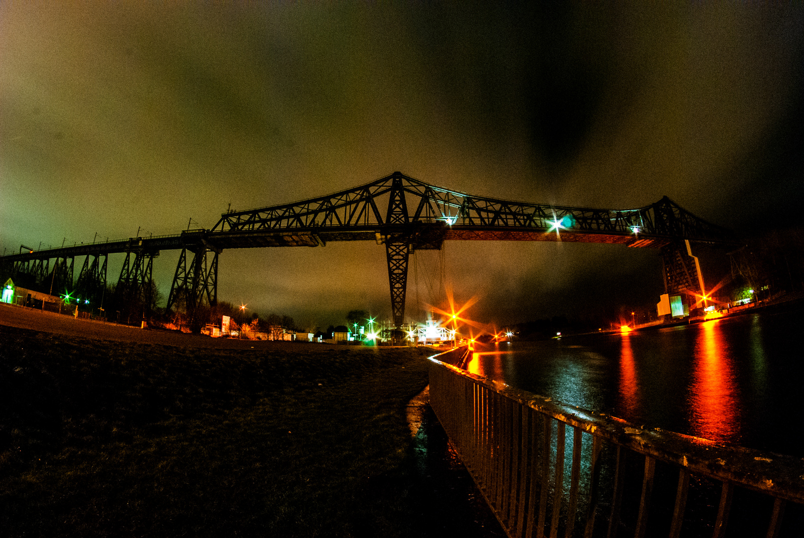 Rendsburger Hochbrücke bei Nacht