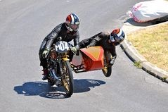 Rennen mit historischen Motorrädern in Corcelles Wadtland