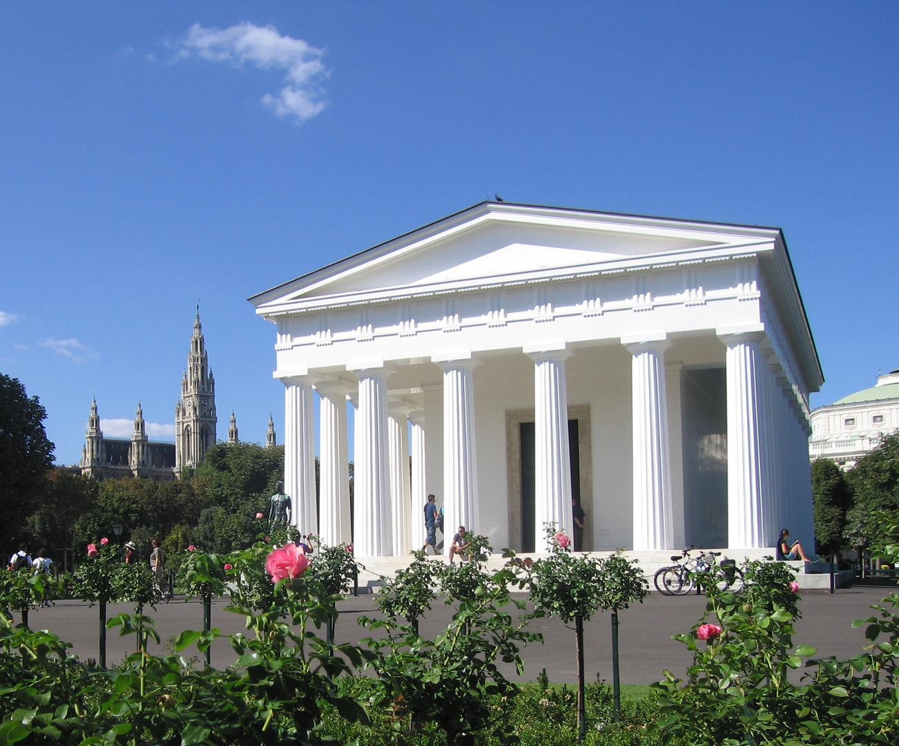 ...renovierter Theseustempel im Volksgarten Wien...