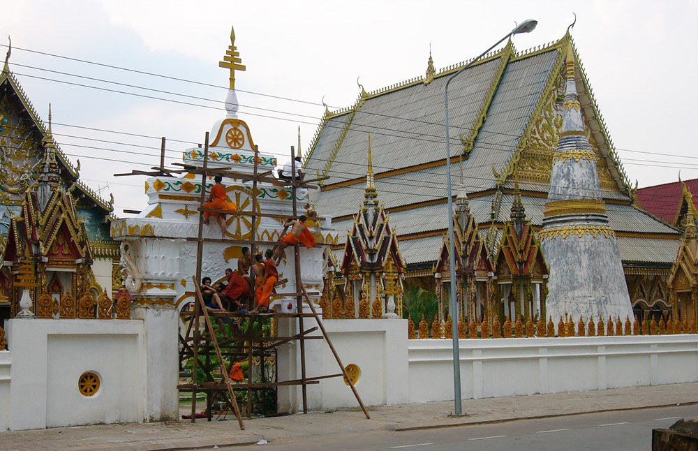 Renovierungsarbeiten an einem Wat