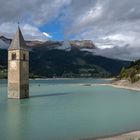 Renschensee mit Kirchturm - Südtirol