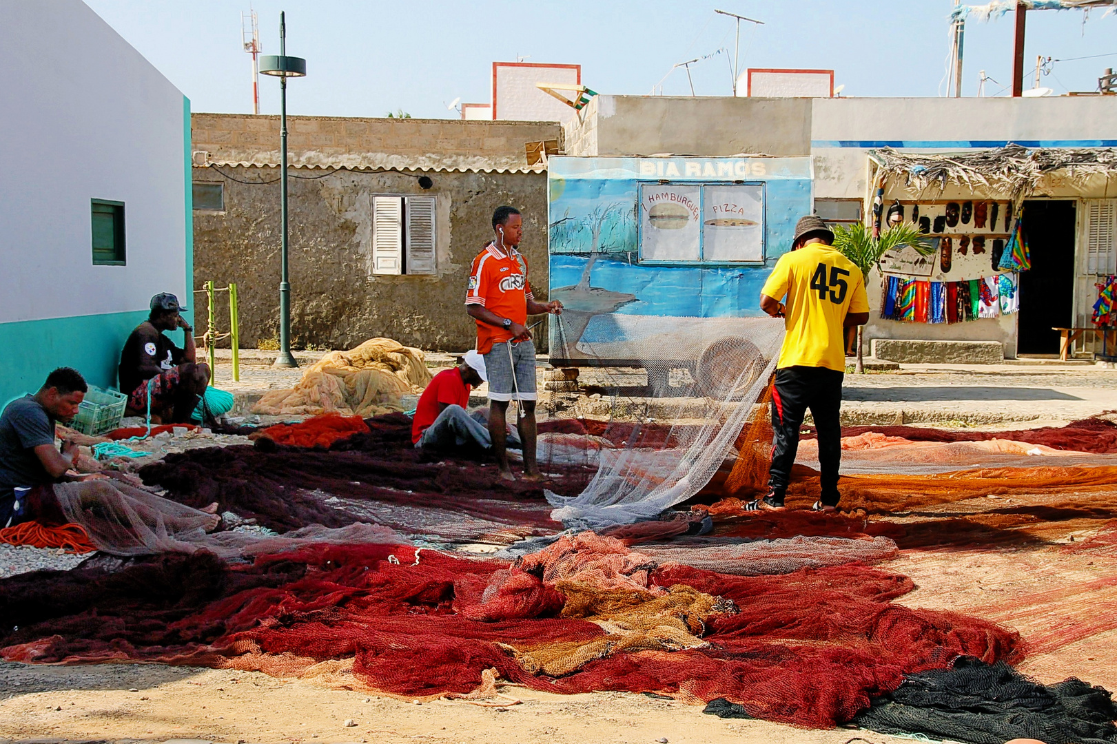 réparation des filets de pêche