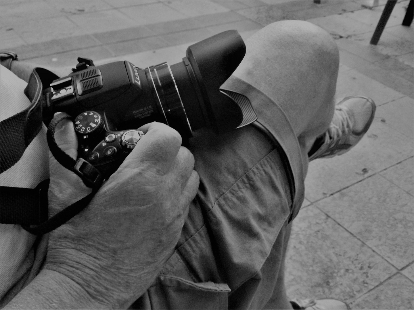 Repos du photographe sur un banc à Clermont l'Hérault 