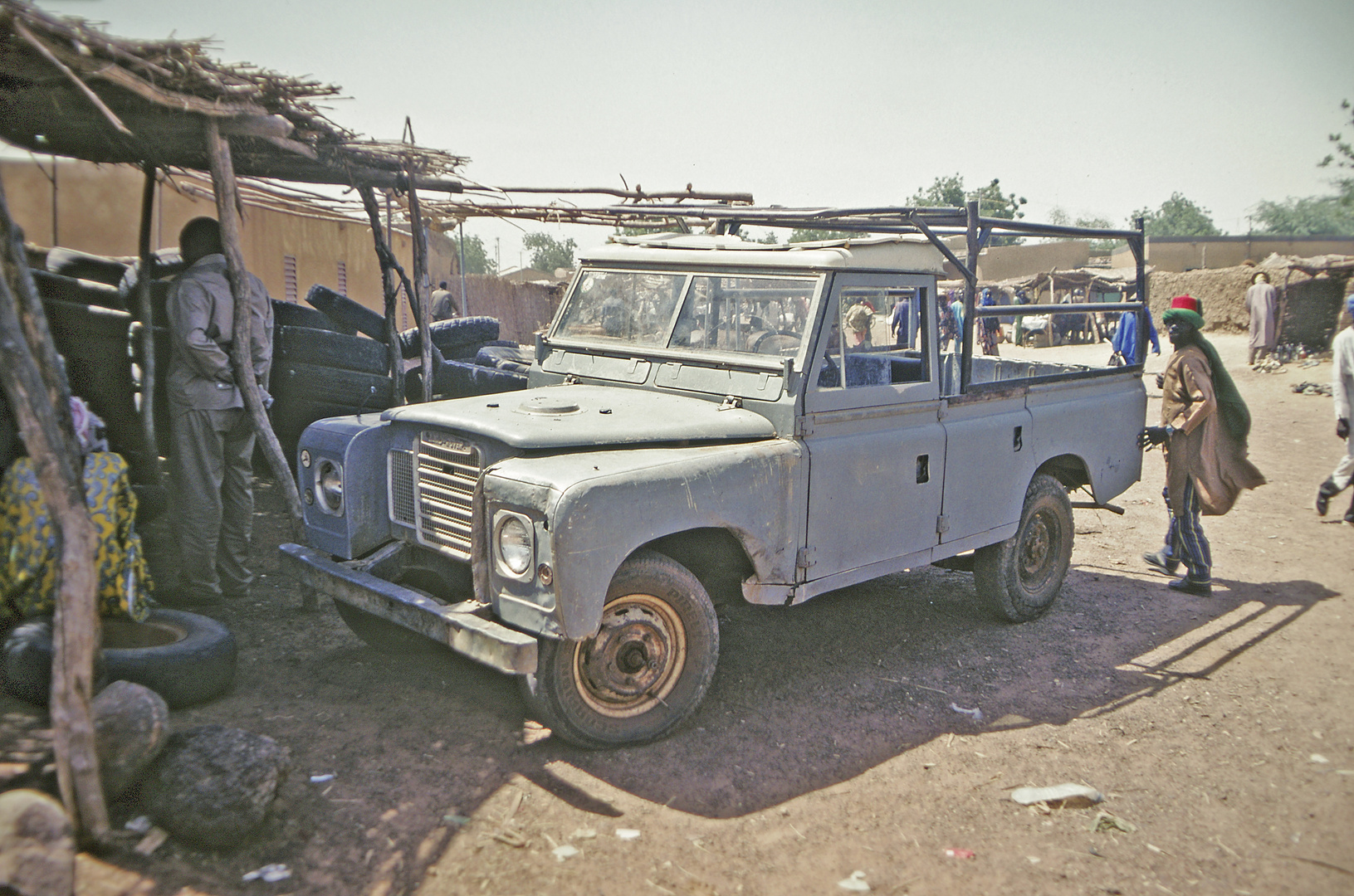 Republik Niger Landrover Oldie