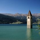 Reschensee im fruh Herbst