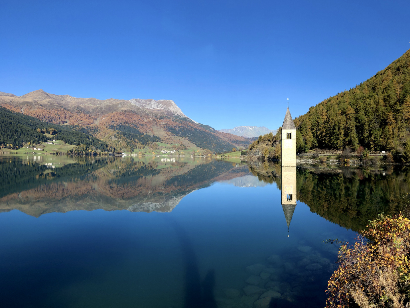 Reschensee im Herbst