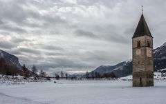 Reschensee im Winter