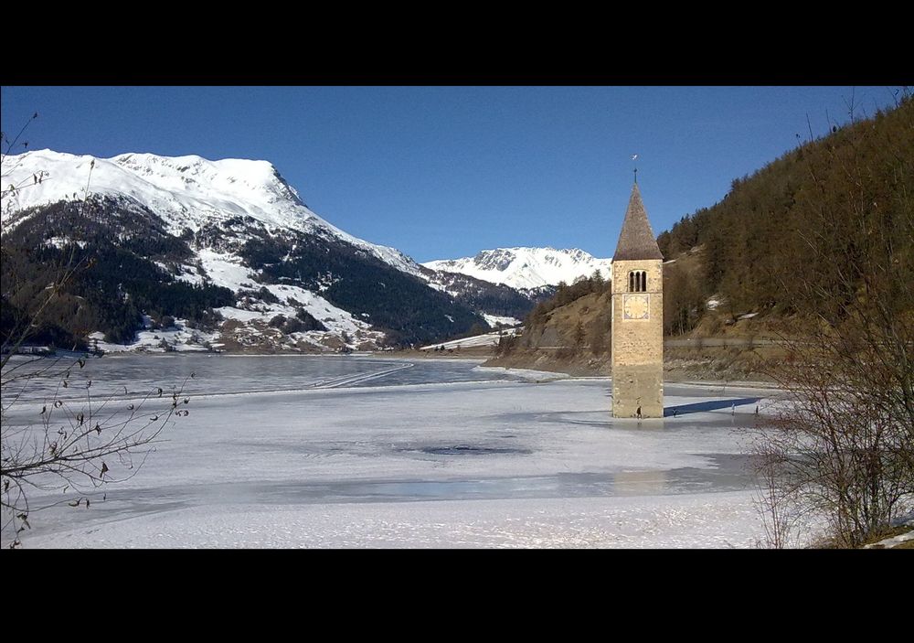 Reschensee im Winter