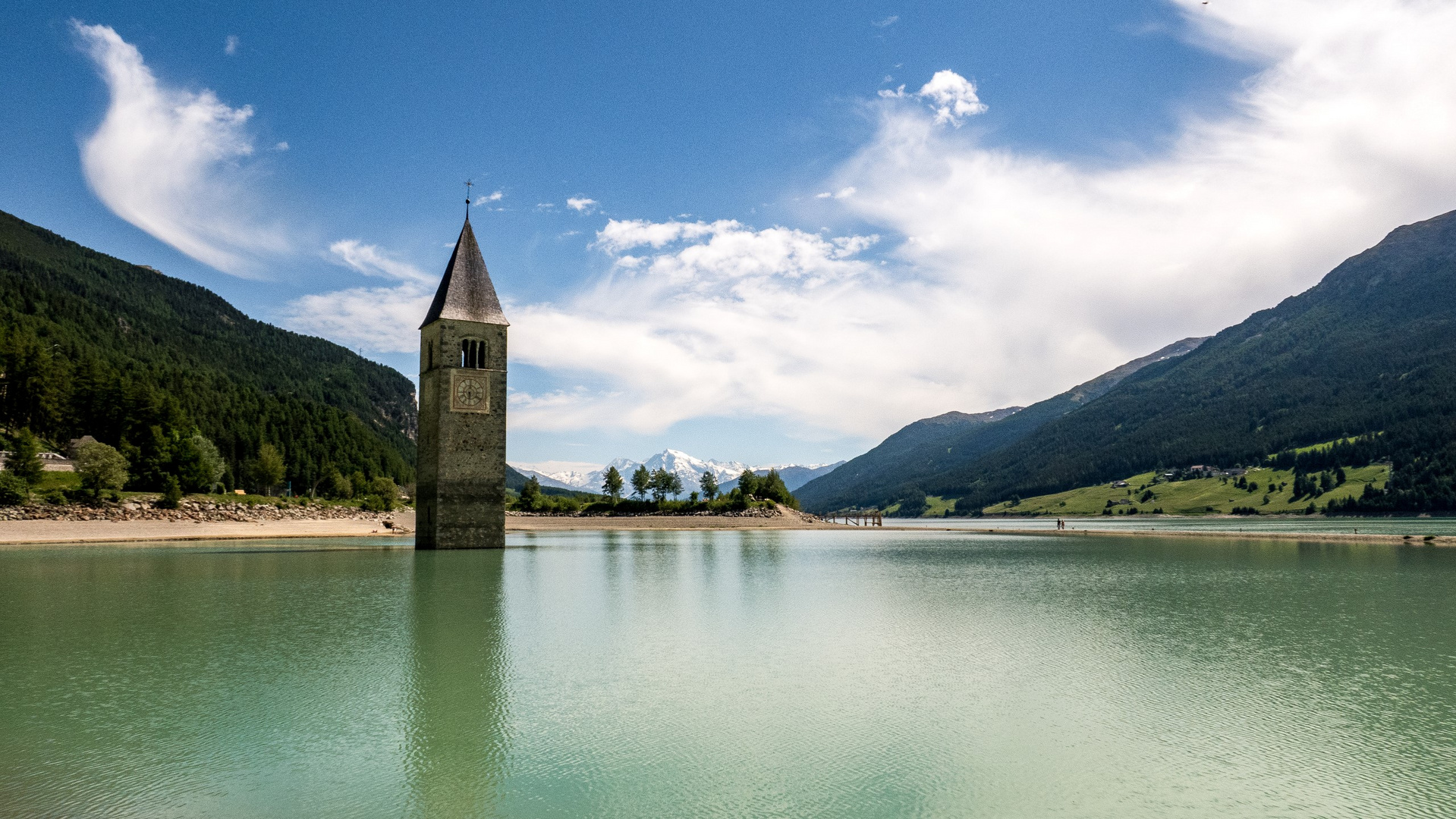 Reschensee mit Alt-Grauner Kirchturm 