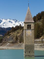 Reschensee mit Kirchturm