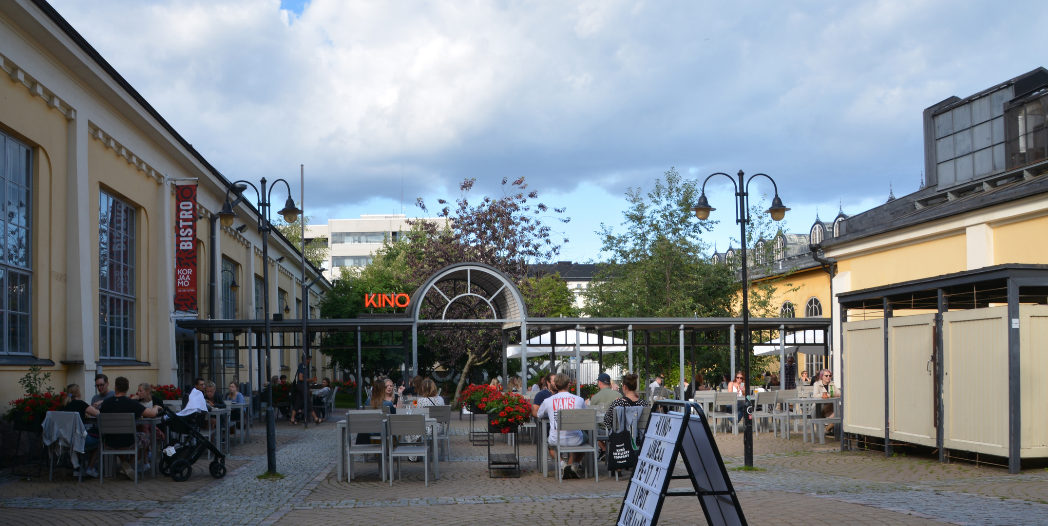 Restaurant and kino Korjaamo