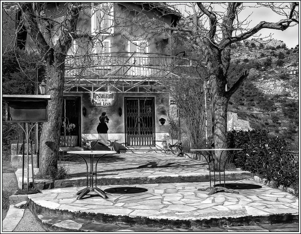Restaurant du PontLevis en face la porte royale photo et image architecture, architecture de