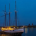 Restaurantschiff am Museumsufer in Kastel