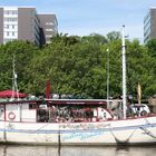 Restaurantschiff im Fluss Aura in Turku/Åbo