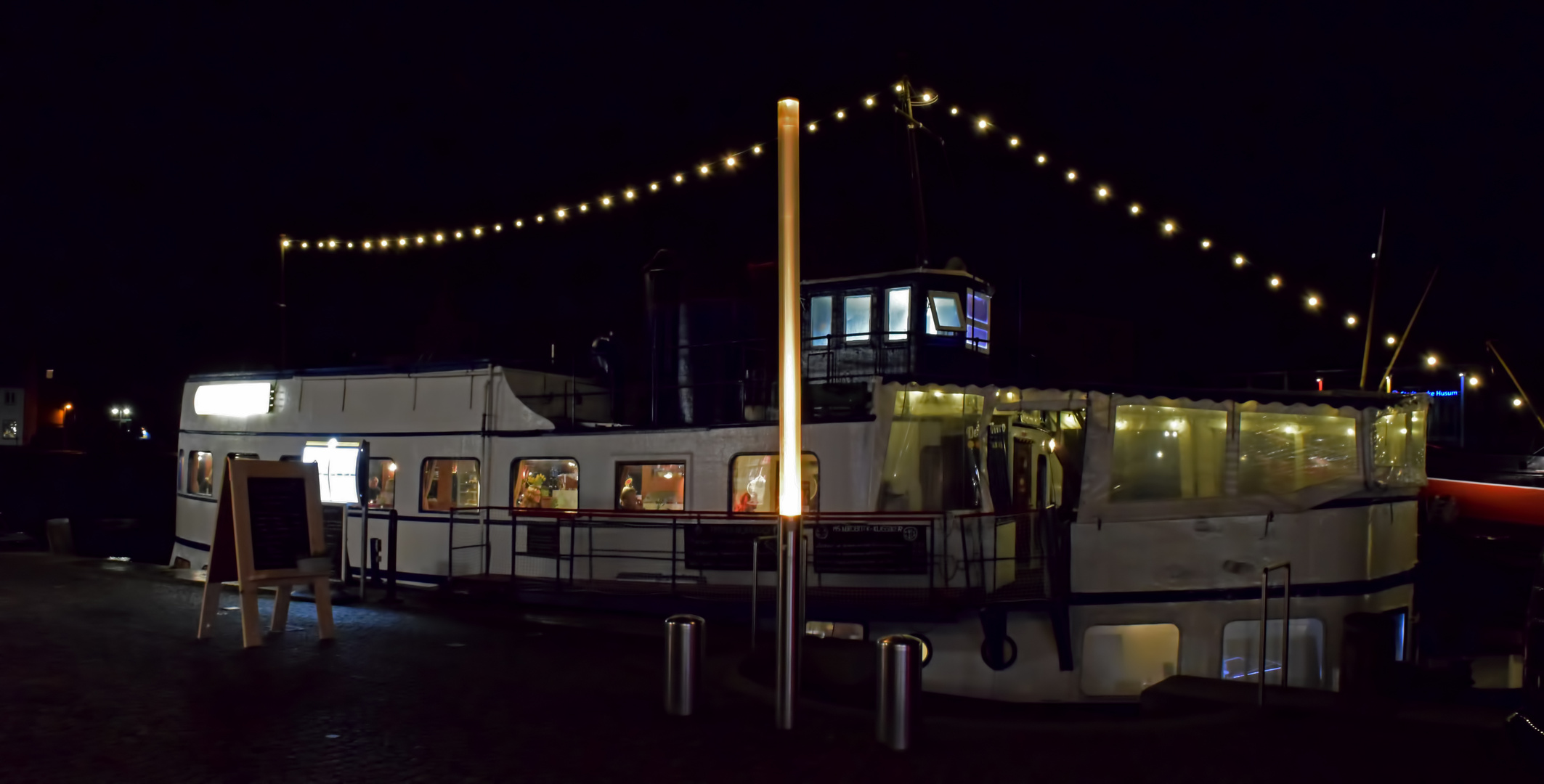 Restaurantschiff im Husumer Binnenhafen