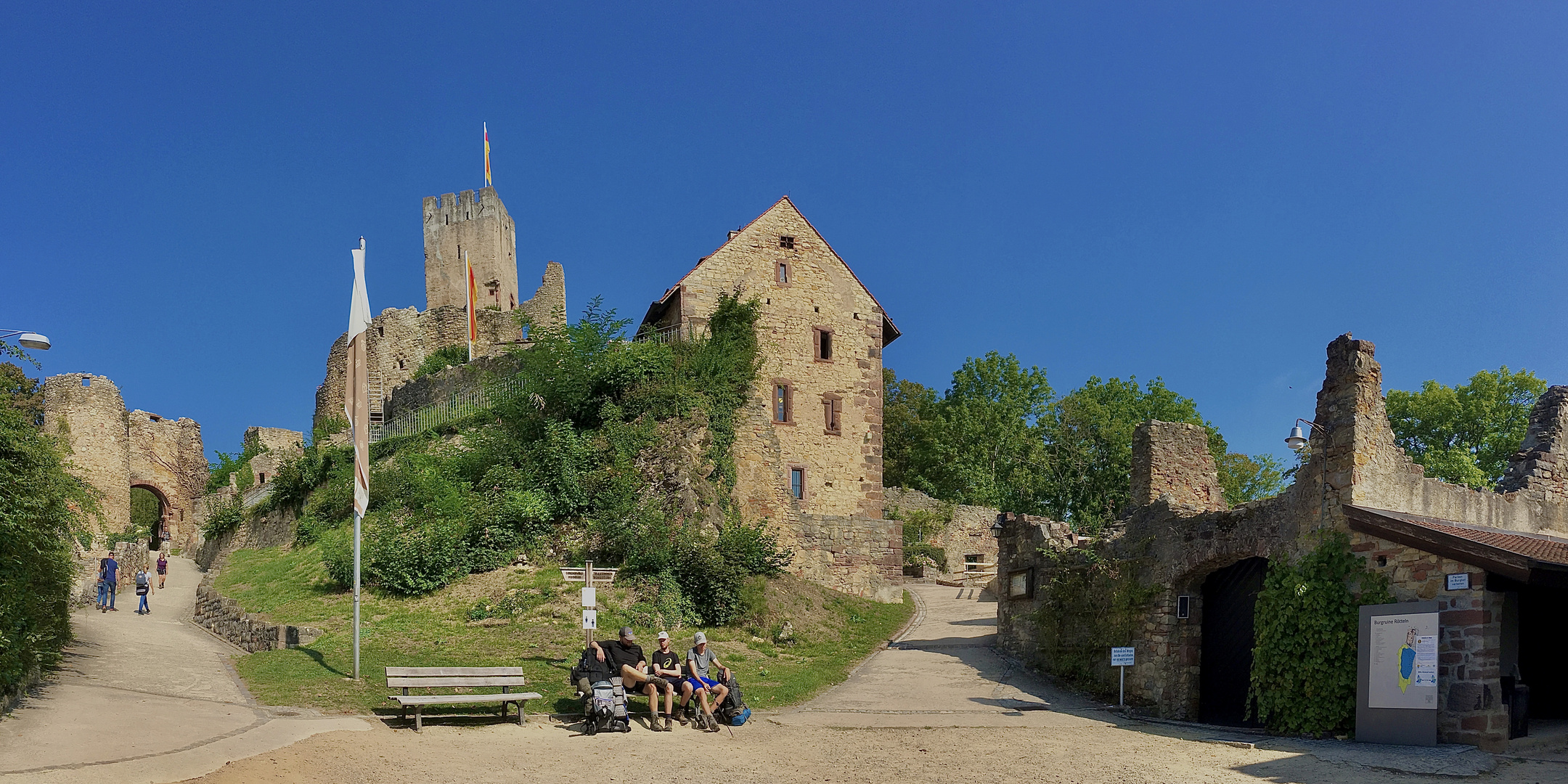 Restaurierte Burgruine Rötteln bei Lörrach