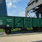 Restaurierter Güterwagen der Hafenbahn auf der Ruhrorter Werft in Frankfurt