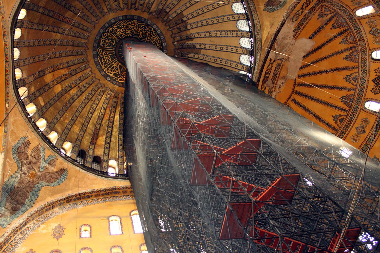 restaurierungsgerüst in der hagia sophia