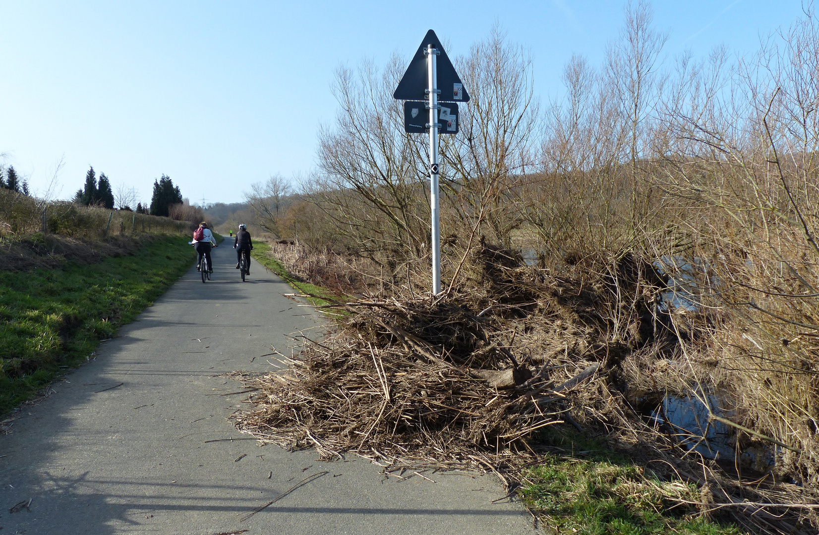 Reste vom Hochwasser