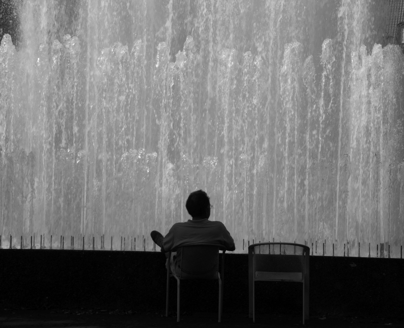 Resting in front of the fontaine