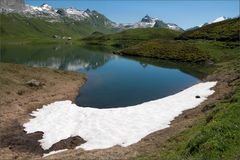 Restschnee am Tannensee