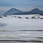 Restschnee im kalten Nebel beim Millischauer und seinem "Trabanten" dem Ostry