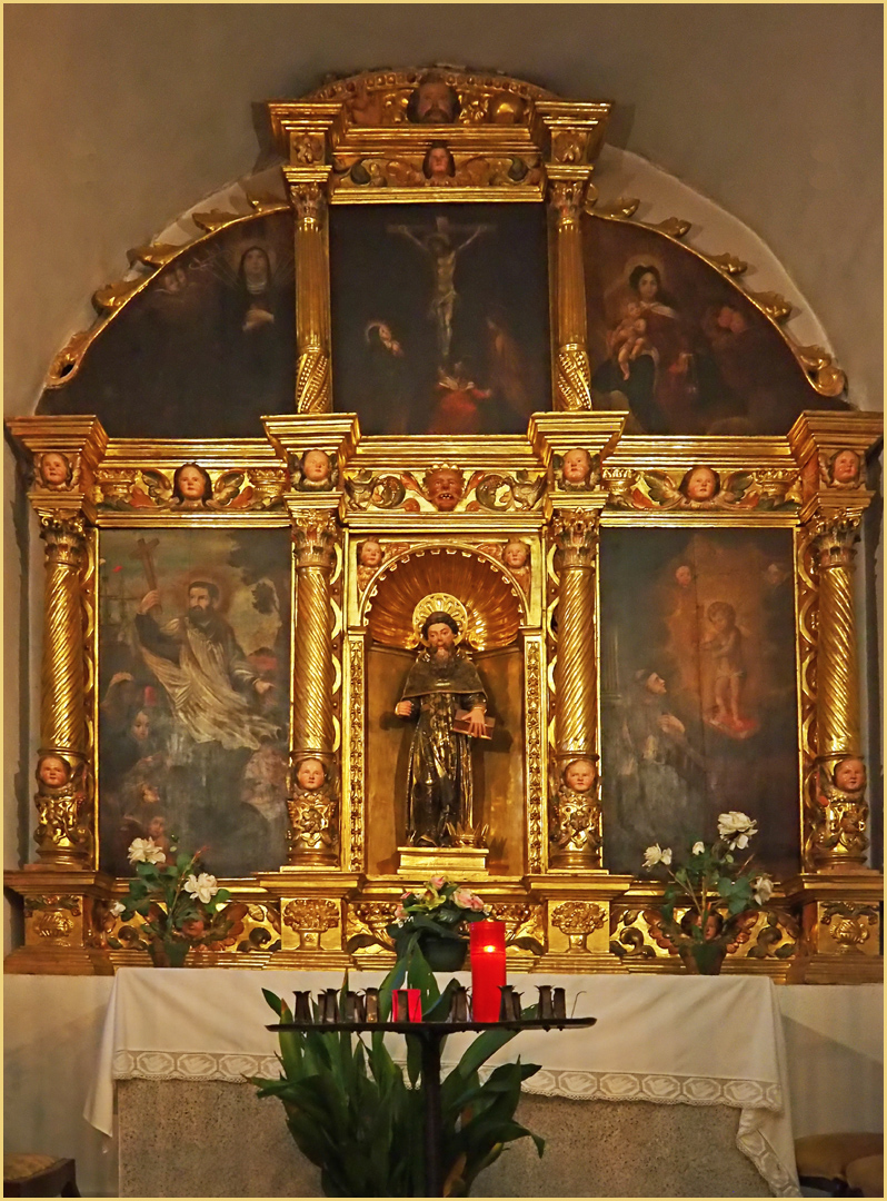 Retable d’une chapelle latérale  --  Eglise Sant Corneli y Sant Cebria d’Ordino (Andorre)