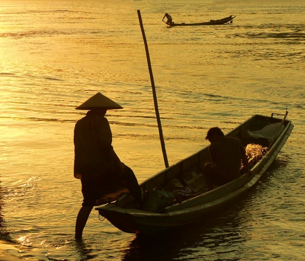 retour de pêche sur le Mékong (réédition)