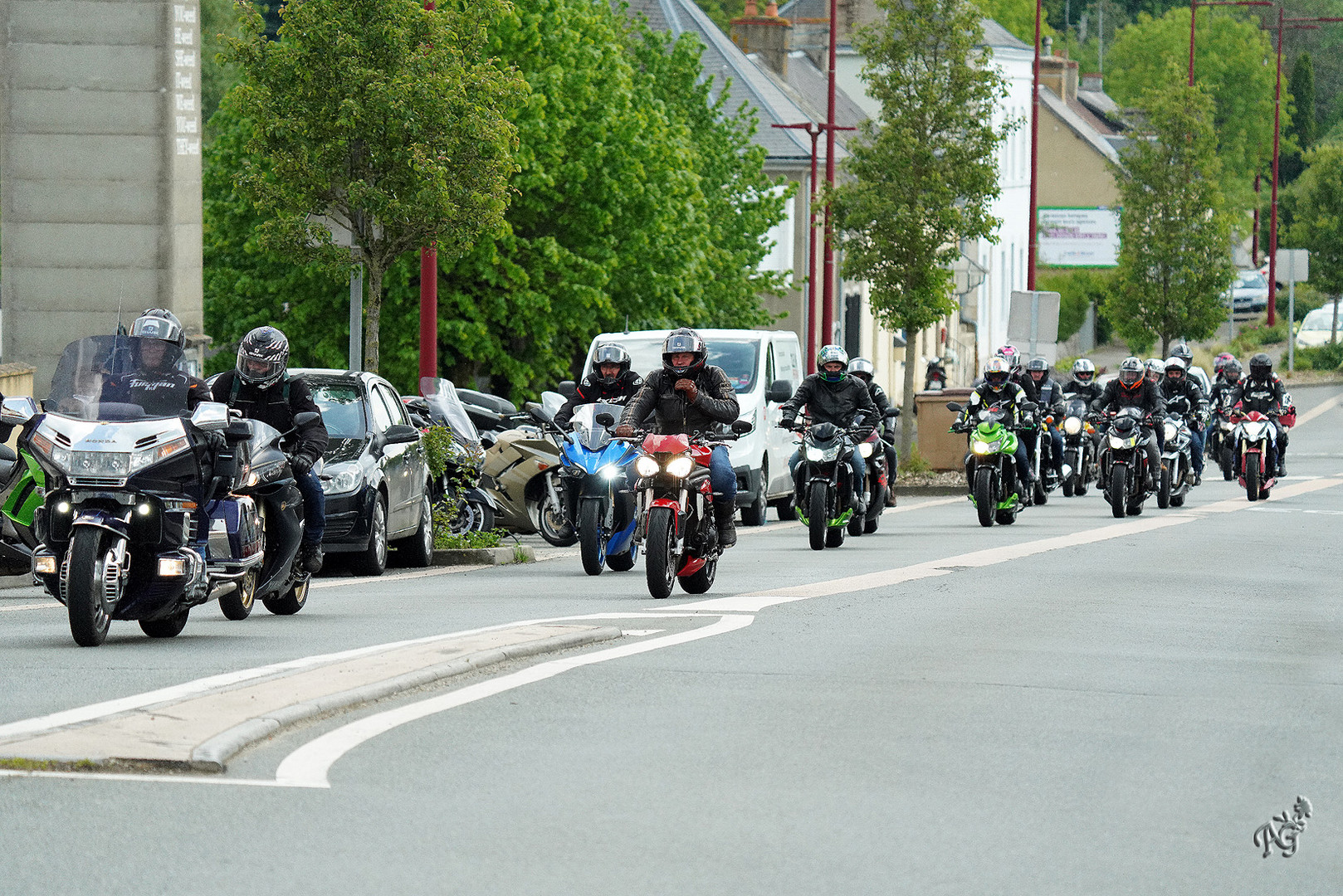 Retour des motards circuit 24 H motos Le Mans