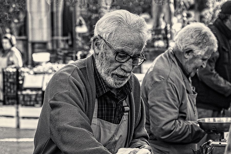   RETRATO URBANO 3. EN EL MERCADO DE LA NARANJA, Castellón - España   